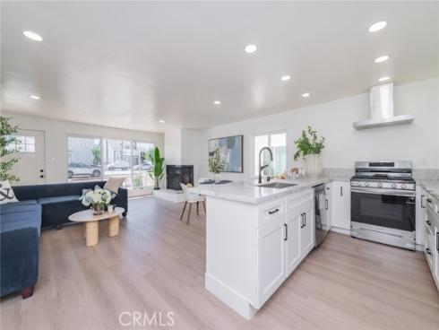 920 W Balboa  , Newport Beach, CA