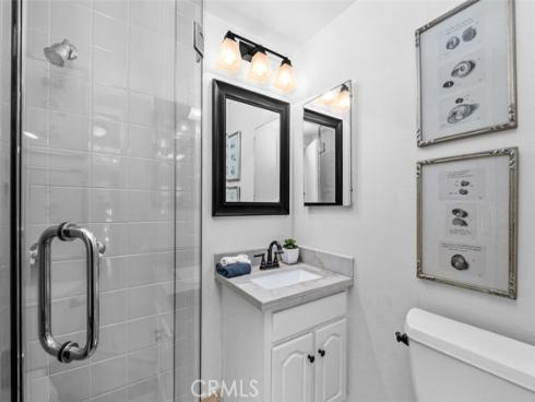 525  Vista Flora  , Newport Beach, CA