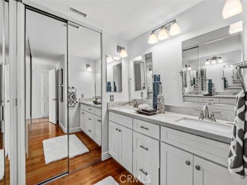 525  Vista Flora  , Newport Beach, CA