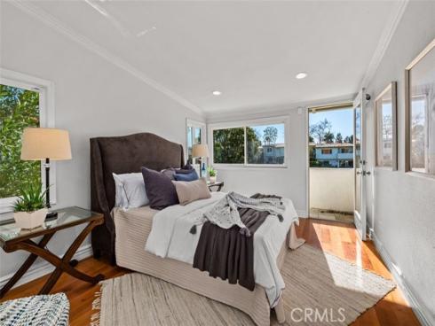 525  Vista Flora  , Newport Beach, CA