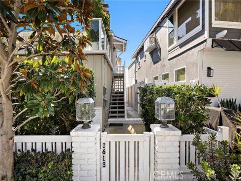 1613 E Balboa  , Newport Beach, CA