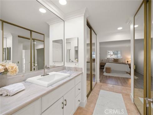 102  Scholz  34  Plaza, Newport Beach, CA