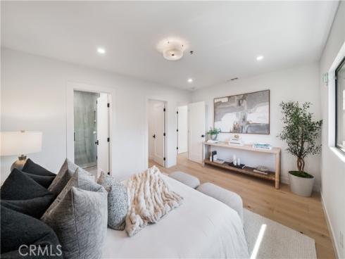 2436 Holiday , Newport Beach, CA