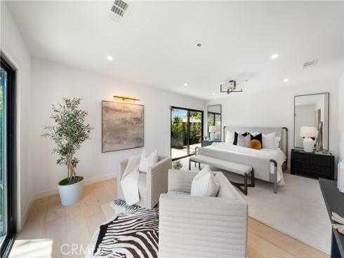 2436 Holiday , Newport Beach, CA