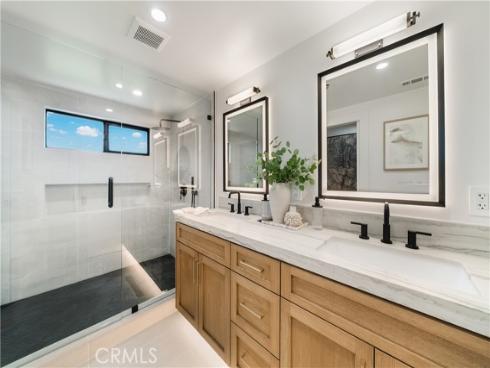 2436 Holiday , Newport Beach, CA