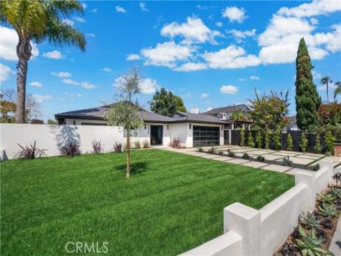 2436 Holiday , Newport Beach, CA