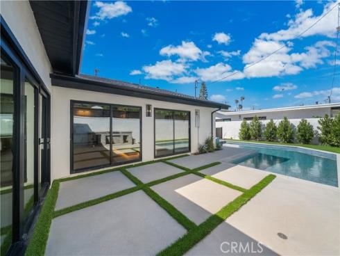2436 Holiday , Newport Beach, CA