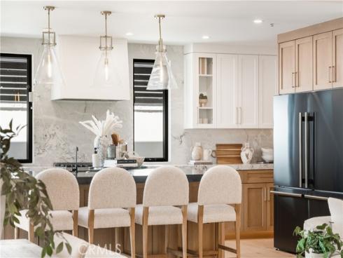 2436 Holiday , Newport Beach, CA