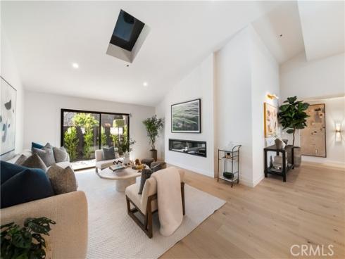 2436 Holiday , Newport Beach, CA