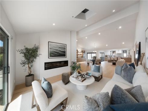 2436 Holiday , Newport Beach, CA