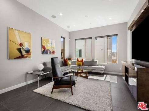 19 Ebb Tide Circle, Newport Beach, CA