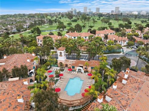 140  Villa Point  , Newport Beach, CA