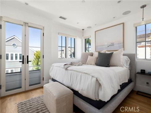 400  40th Street  , Newport Beach, CA