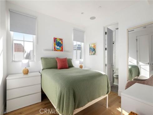 400  40th Street  , Newport Beach, CA