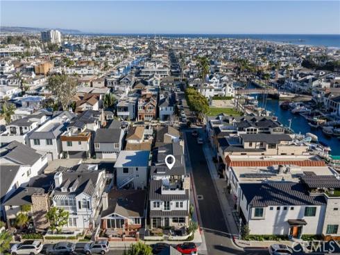 400  40th Street  , Newport Beach, CA