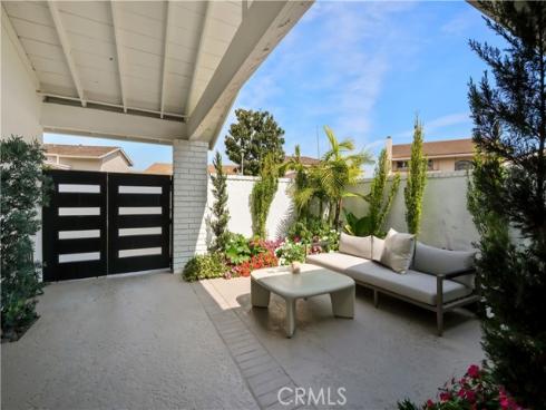 22  Rue Cannes  , Newport Beach, CA
