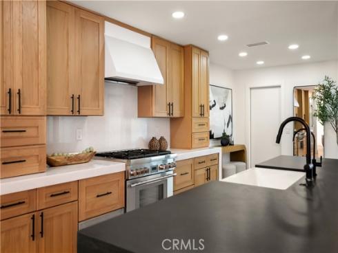 22  Rue Cannes  , Newport Beach, CA