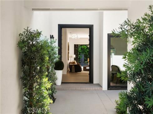 22  Rue Cannes  , Newport Beach, CA