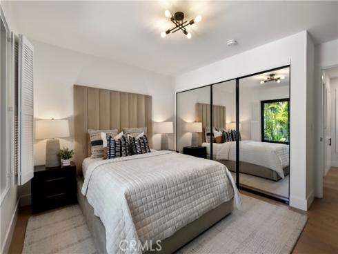 22  Rue Cannes  , Newport Beach, CA