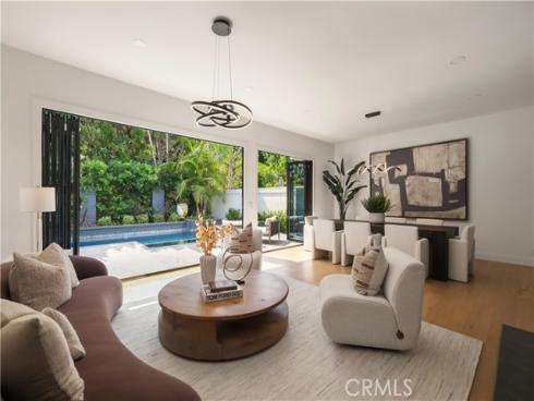 22  Rue Cannes  , Newport Beach, CA