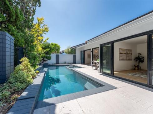 22  Rue Cannes  , Newport Beach, CA