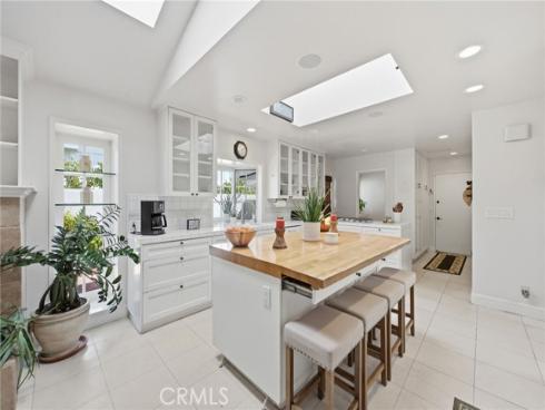 1633  Santiago  , Newport Beach, CA