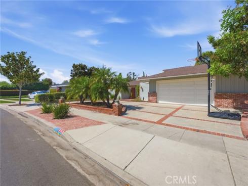 1633  Santiago  , Newport Beach, CA