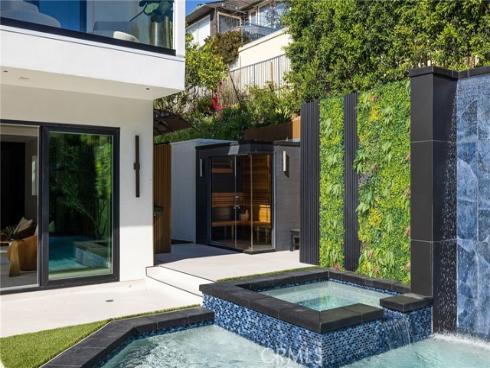 4  Narbonne  , Newport Beach, CA