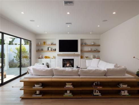 1423  Mariners  , Newport Beach, CA