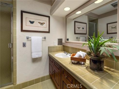 47  Linda Isle  , Newport Beach, CA