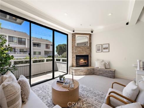 4 Odyssey Court, Newport Beach, CA