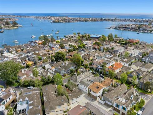 2571  Waverly   Drive, Newport Beach, CA