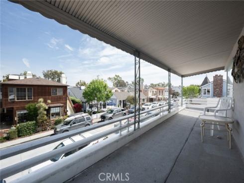 327  Onyx  , Newport Beach, CA