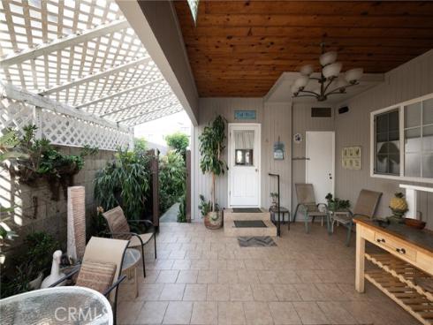 327  Onyx  , Newport Beach, CA