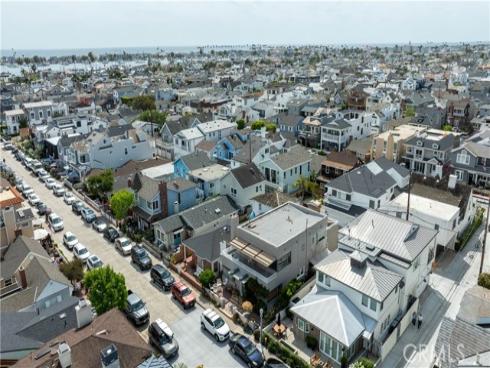 327  Onyx  , Newport Beach, CA