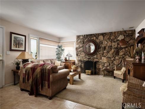 327  Onyx  , Newport Beach, CA