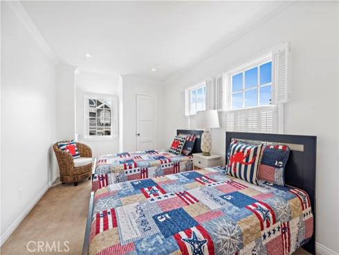 224  Amethyst  , Newport Beach, CA