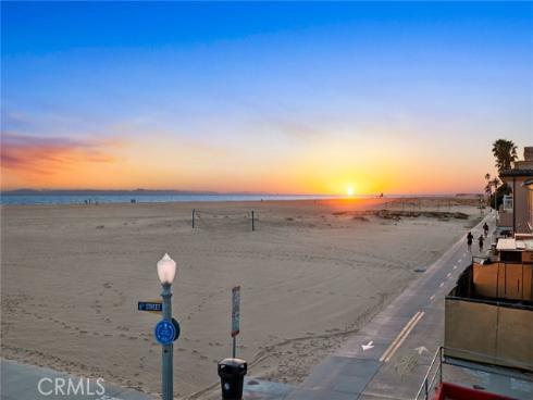 524 W Oceanfront  , Newport Beach, CA