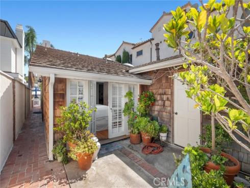 323 E Bay Front , Newport Beach, CA