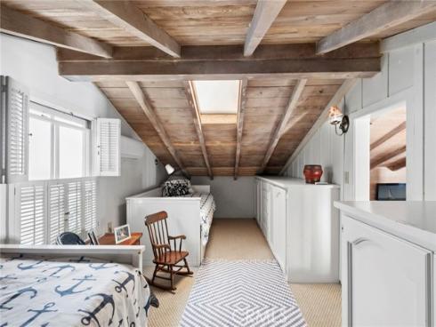 323 E Bay Front , Newport Beach, CA