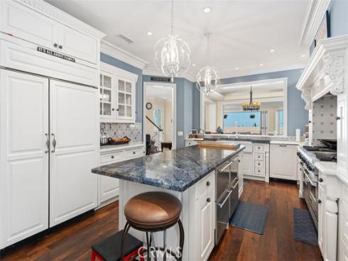 522 W Oceanfront  , Newport Beach, CA