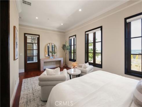 2027  Santiago  , Newport Beach, CA