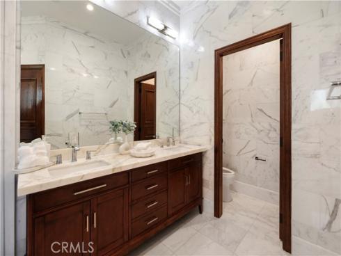 2027  Santiago  , Newport Beach, CA