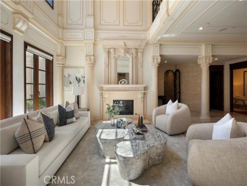 2027  Santiago  , Newport Beach, CA