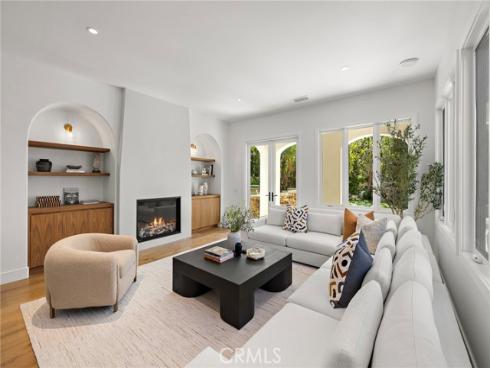 15  Seabluff  , Newport Beach, CA