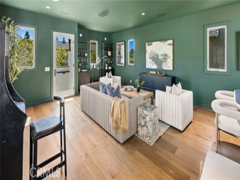 15  Seabluff  , Newport Beach, CA