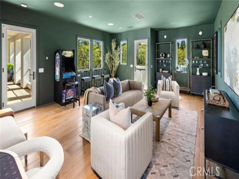 15  Seabluff  , Newport Beach, CA