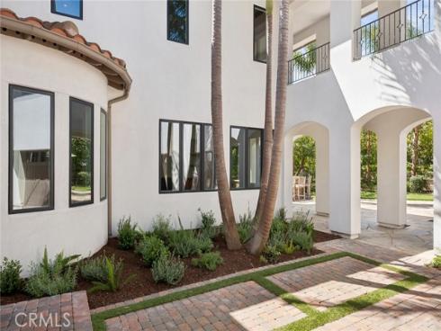 15  Seabluff  , Newport Beach, CA