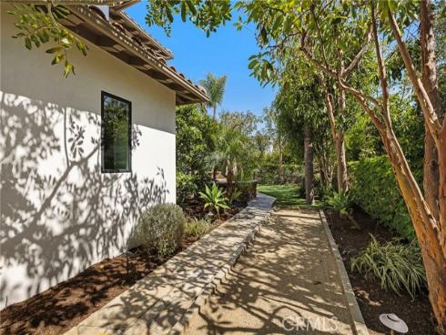 15  Seabluff  , Newport Beach, CA