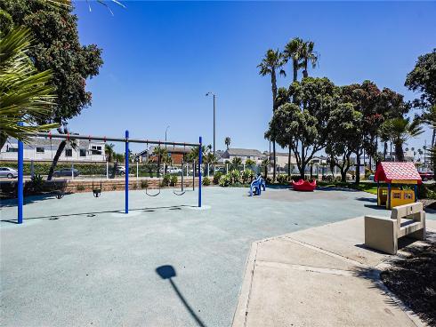 6601  Seashore  , Newport Beach, CA